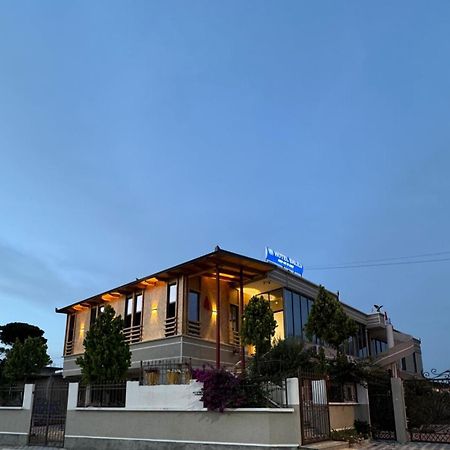 Hotel Balili Vlorë Екстериор снимка
