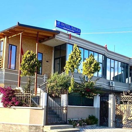 Hotel Balili Vlorë Екстериор снимка