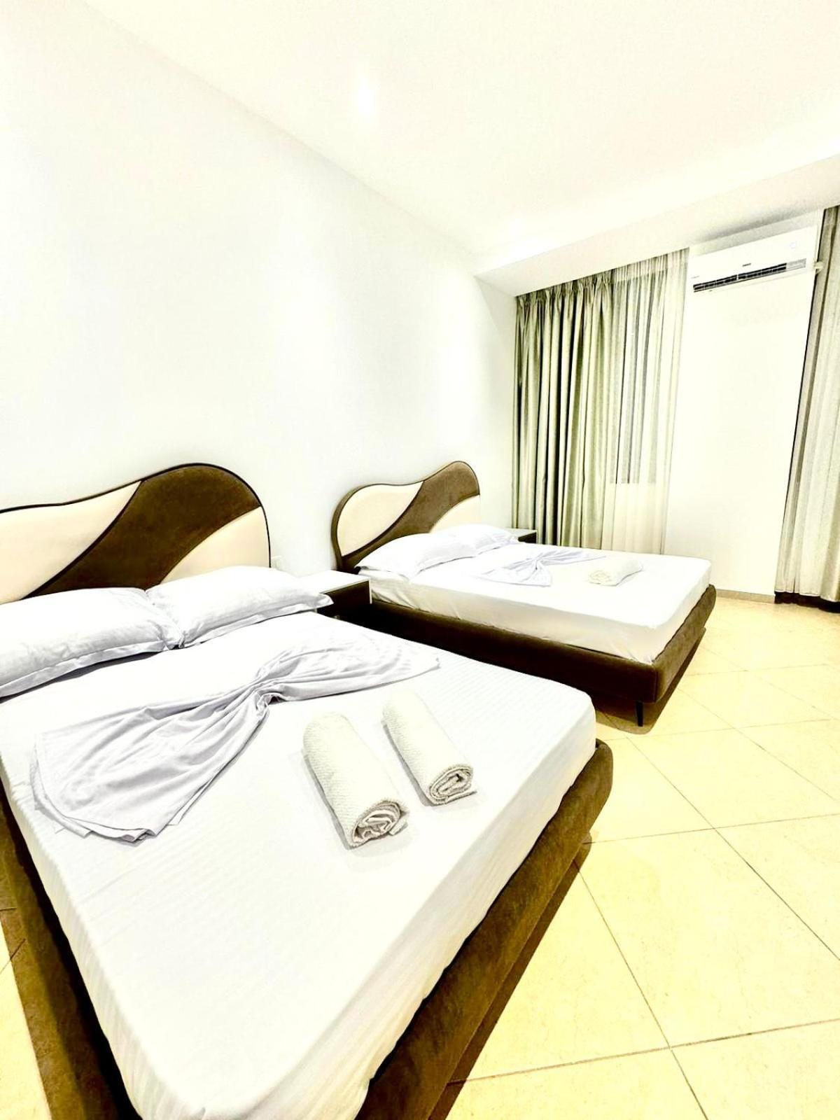 Hotel Balili Vlorë Екстериор снимка