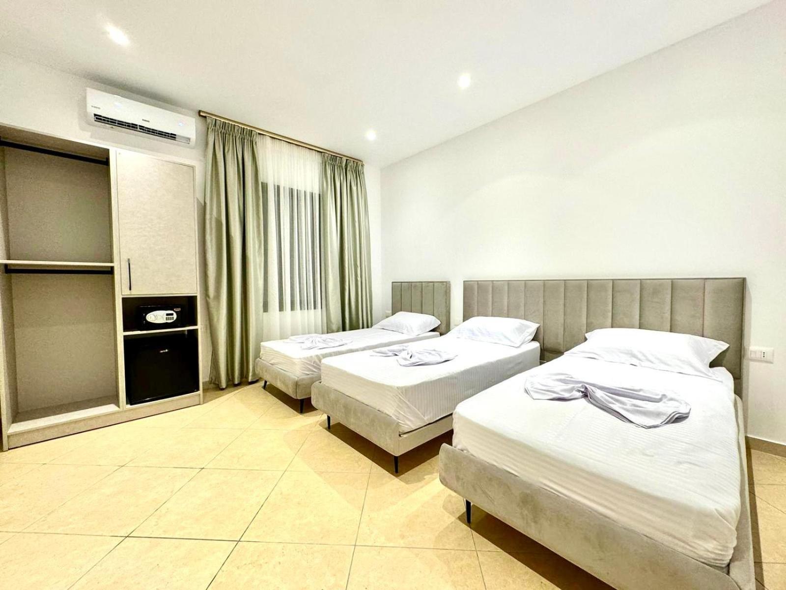 Hotel Balili Vlorë Екстериор снимка