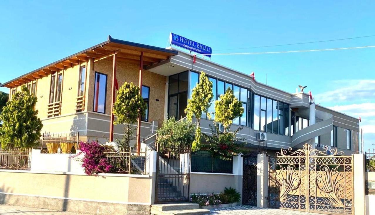Hotel Balili Vlorë Екстериор снимка