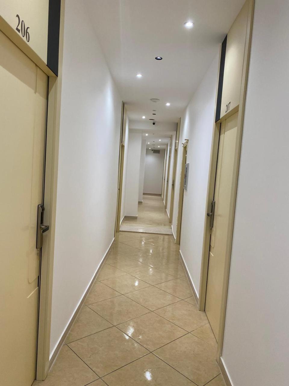 Hotel Balili Vlorë Екстериор снимка