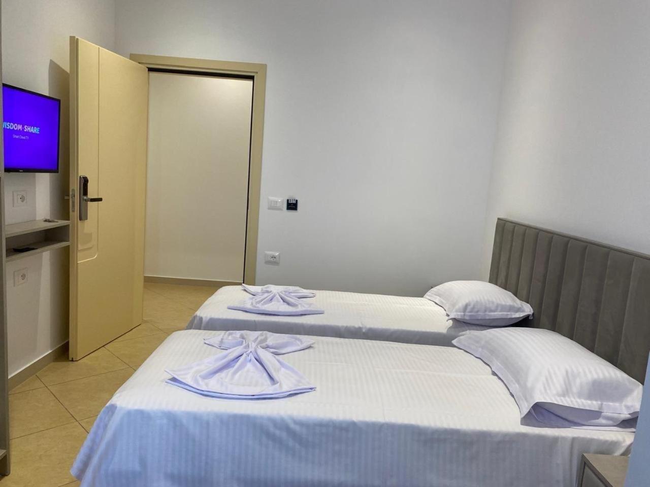 Hotel Balili Vlorë Екстериор снимка