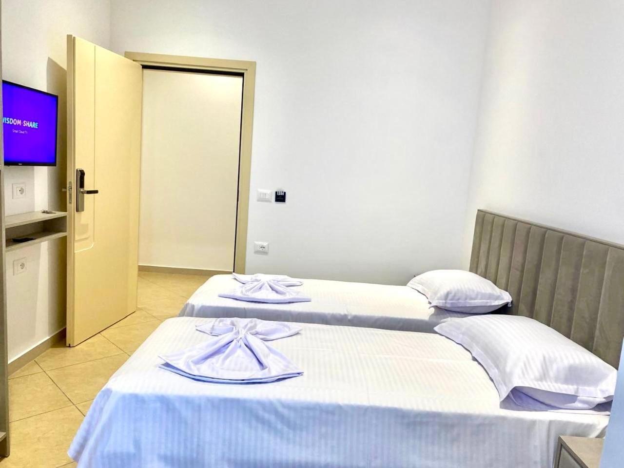 Hotel Balili Vlorë Екстериор снимка