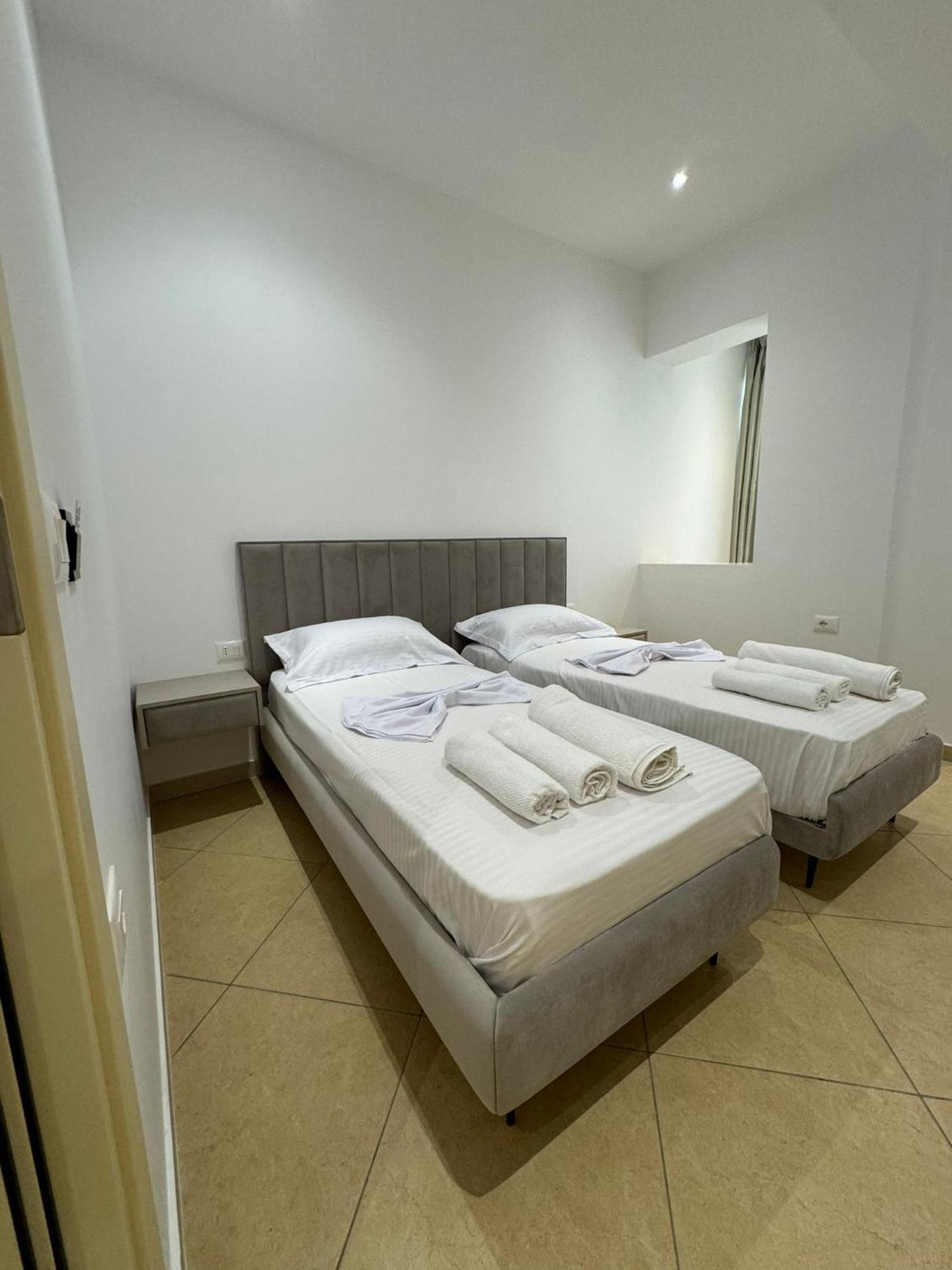 Hotel Balili Vlorë Екстериор снимка