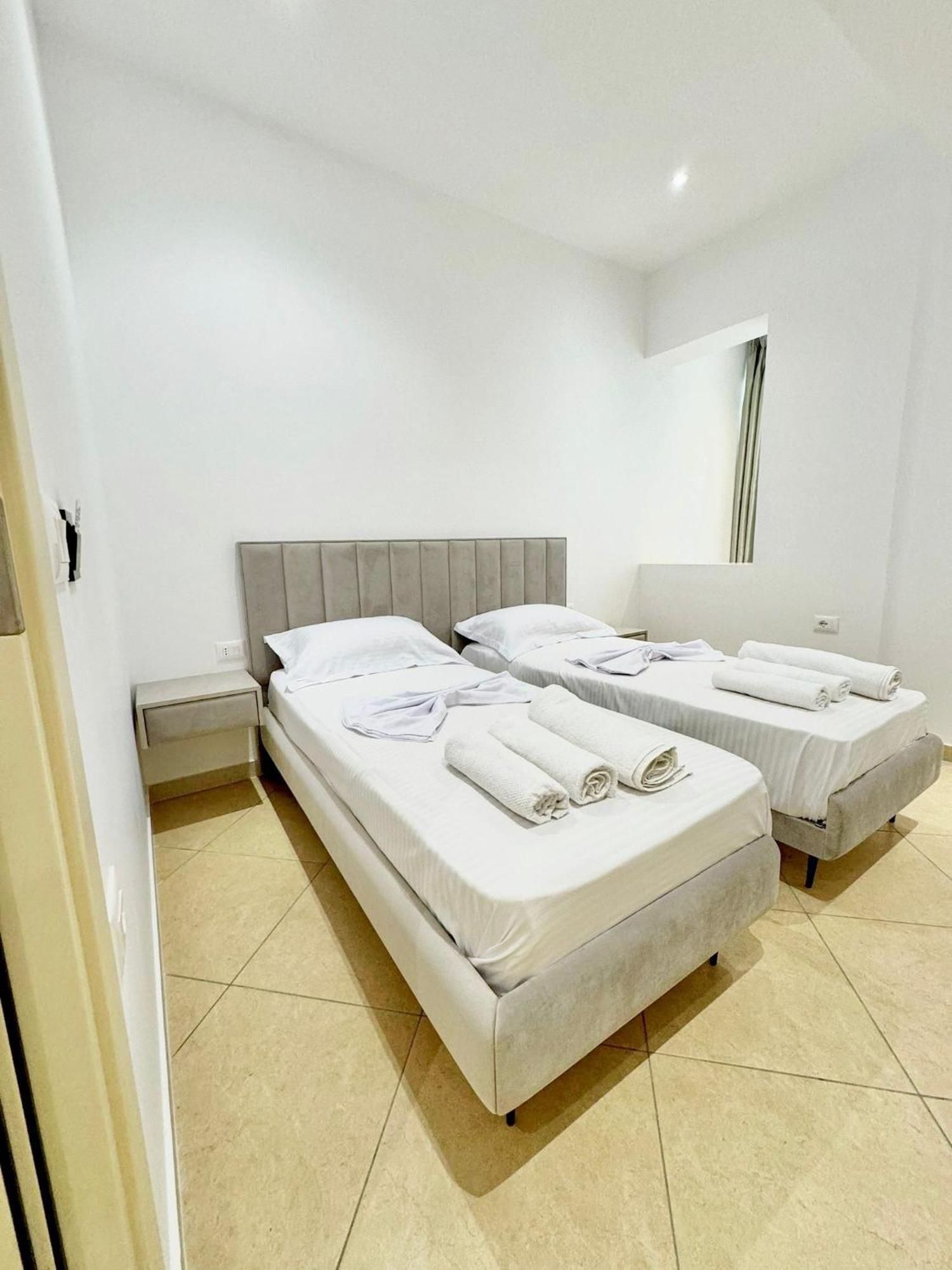Hotel Balili Vlorë Екстериор снимка